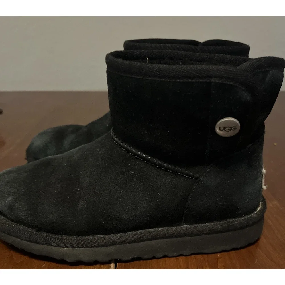 Uggs Jona Boot PS Girls Shoe Size 2 Black 1118890K‎ Preowned